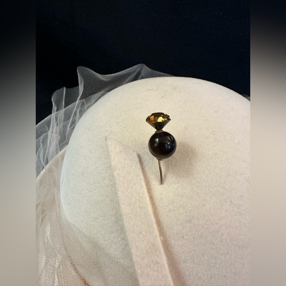 VINTAGE ADOLFO II 100% Wool Hat Cream w/Netting. Size 21 3/4” - Picture 5 of 6